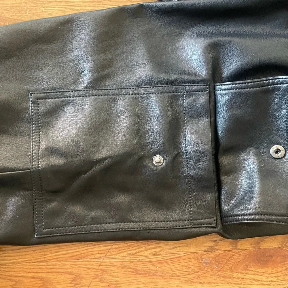 7 For All Mankind Faux Leather Cargo Pants - Picture 8 of 16